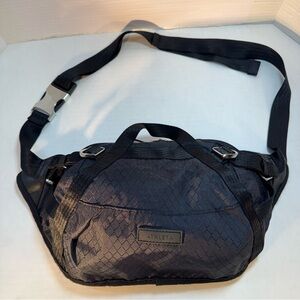 Athleta Excursion Cross Body/Waist Ripstop Belt Bag